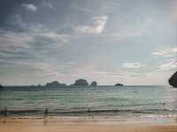 หาดสวย น้ำทะเลใส ทรายนุ่ม @หาดไร่เลย์ กระบี่