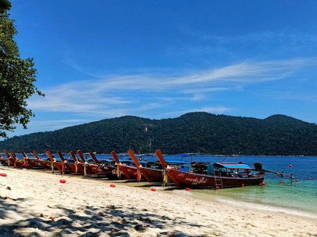 หาดทรายขาว อช.ตะรุเตา