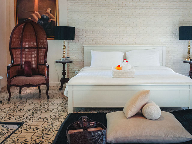 The Hen Hua Hin