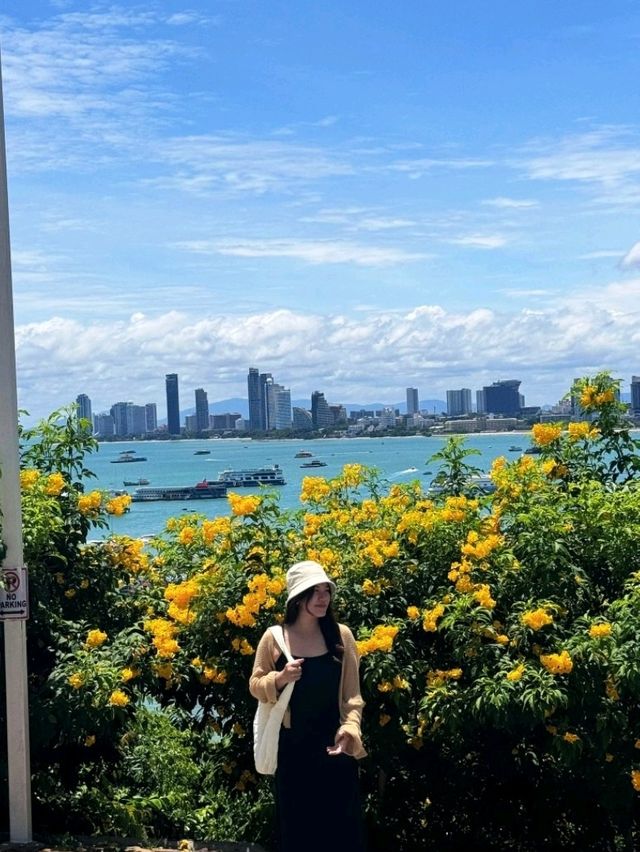 มุมถ่ายรูปปังๆอยู่แค่พัทยา