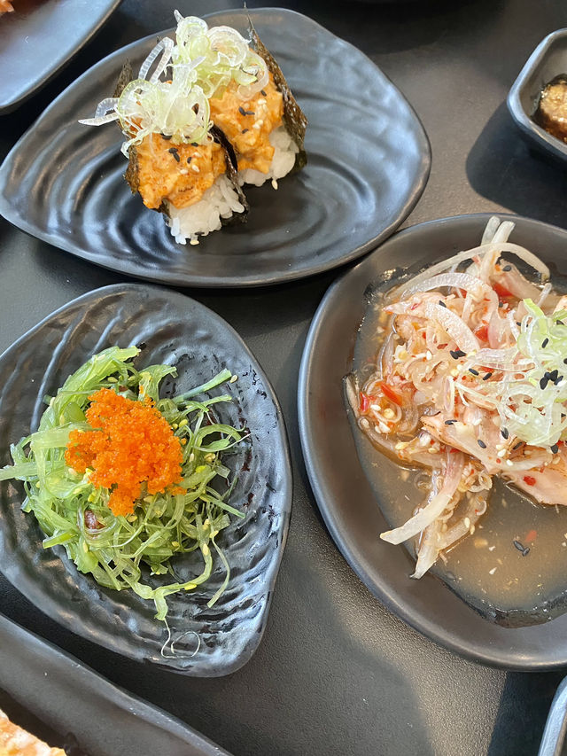 🍣Tsunami Sushi Buffet 🌊