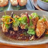ร้านกุ้งเผา ริมแม่น้ำอยุธยา  