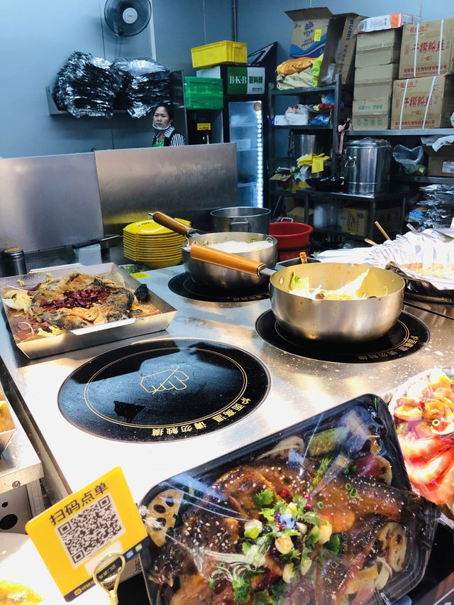 【東門美食城】新開張！花甲粉、長沙臭豆腐必試！限時優惠，適合與朋友一同品嚐