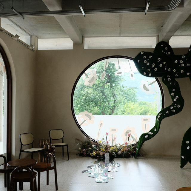 Banyakart | คาเฟ่ที่โดดเด่นมีเอกลักษณ์ในเขาใหญ่