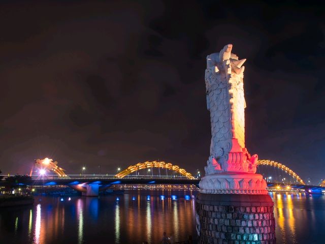 สะพานมังกร (Dragon Bridge)
