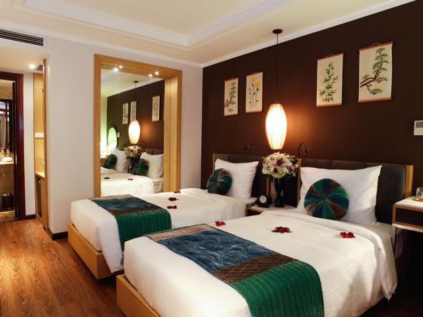 Essence Palace Hotel