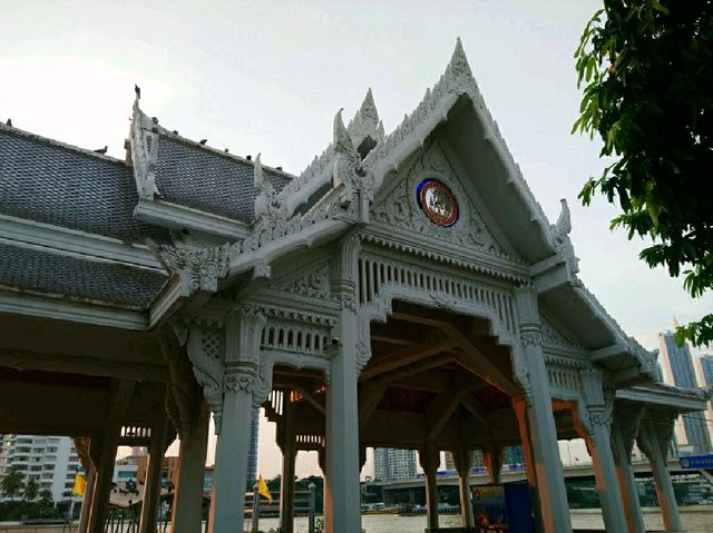 ชม..เรือสำเภาพระเจดีย์ วัดยานนาวา