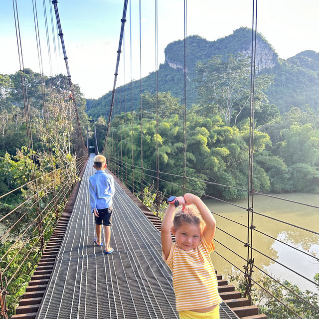 สะพานแขวนภูเขารูปหัวใจ 🩷