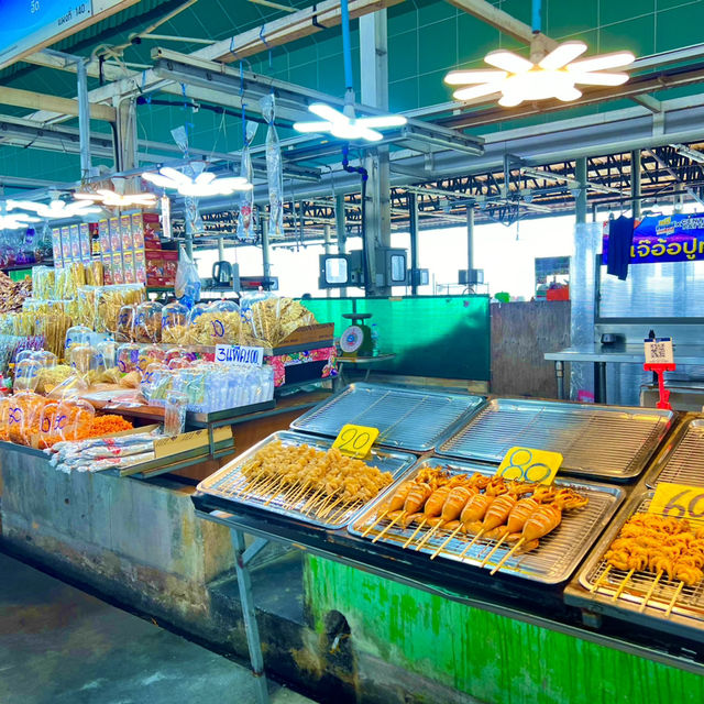 ตลาดท่าเทียบเรือประมงอ่างศิลา