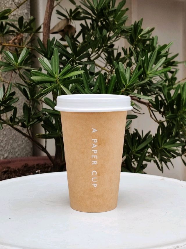 A paper cup coffee & friends คาเฟ่สะพานควาย