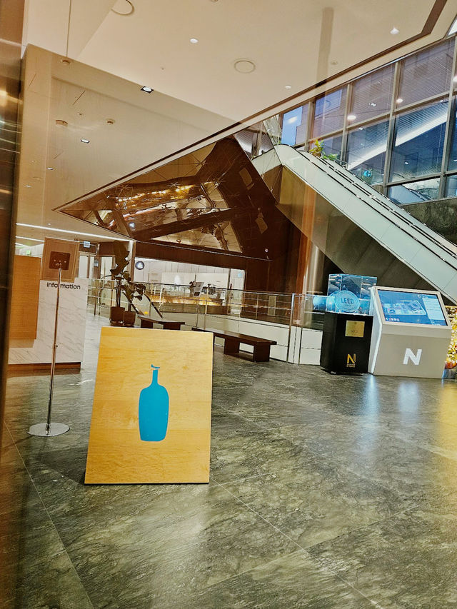 Blue Bottle Coffee Yeoksam Cafe 
