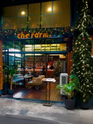 Suasana Natal di The Farm Restaurant