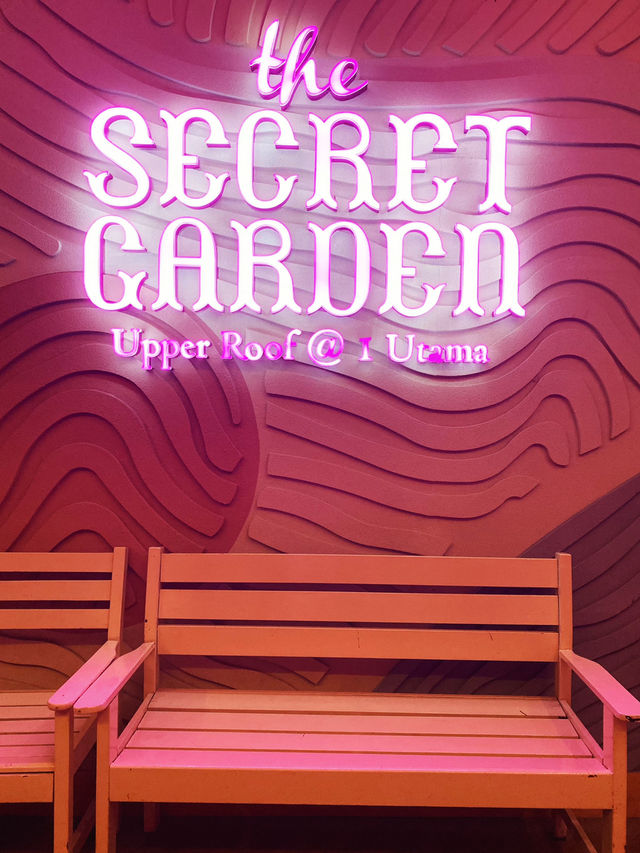 Rooftop secret garden cafe 🌹🌸