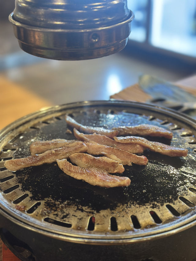 珠海人氣碳火燒肉設專人幫燒