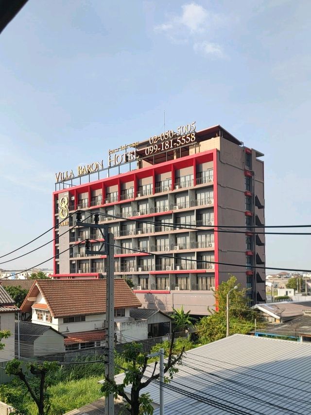 Villa Baron Hotel โรงแรมวิลล่า บารอน ปากเกร็ด