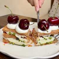 Cherry and pistachio millefeuille🍒