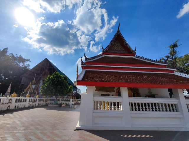 วัดชาวมอญ ริมลุ่มแม่น้ำแม่กลอง ในอำเภอโพธาราม
