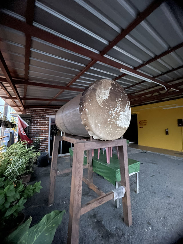 The calmness of the early morning in Kampung Kalai