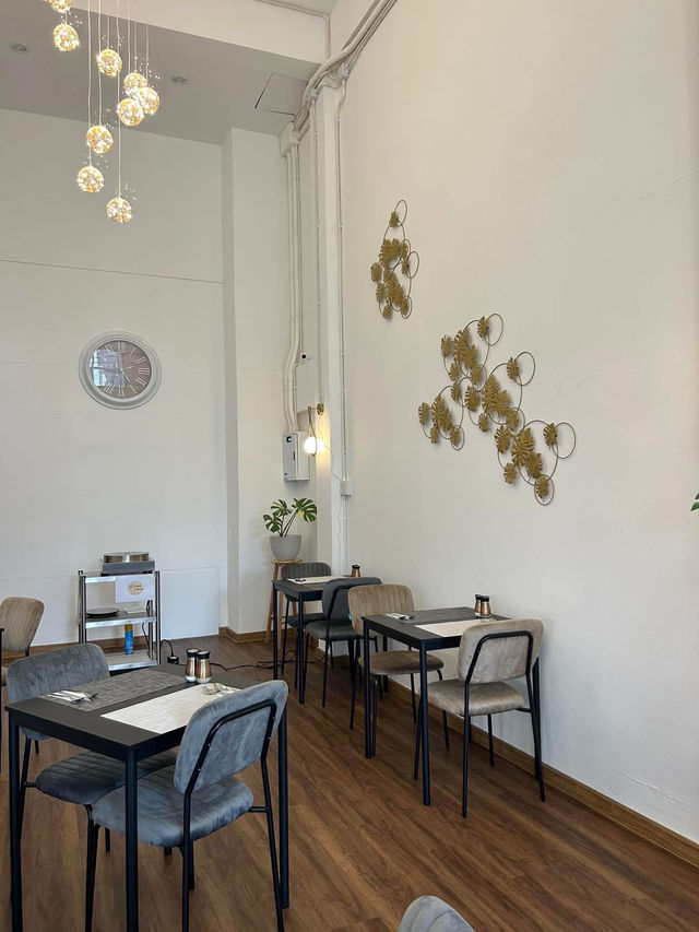  Mana restaurant and boutique hotel 