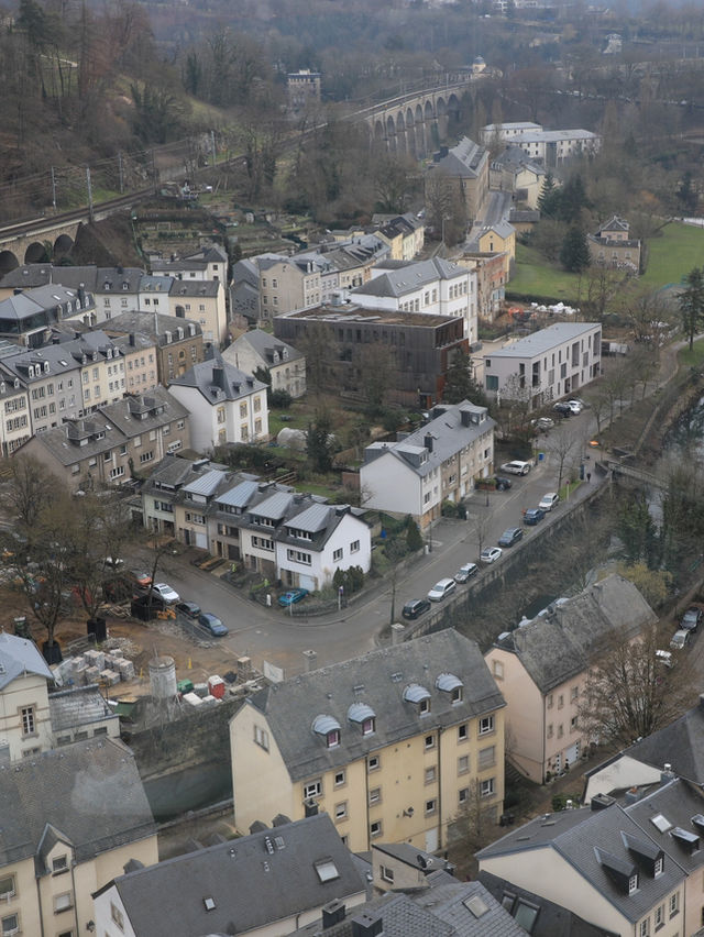 【ルクセンブルク🇱🇺】地下都市のパノラマを楽しめるエスカレーター