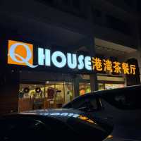 Feast Fit for Friends – The Ultimate Q House Experience!