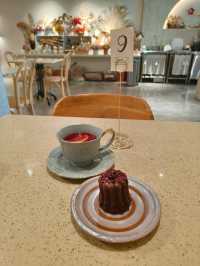 A Café That Feels Like a Floral Wonderland
