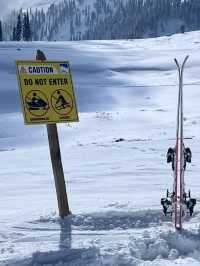 🏔️ Explore Gulmarg – A Paradise of Adventure & Beauty! ❄️