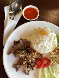 แวะทานข้าวและกาแฟ ที่เด่นชัย .. อร่อยมากกกก