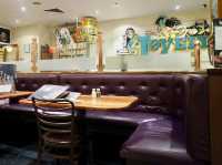 Fluffy Pancakes & Cozy Vibes at The Pancake Parlour