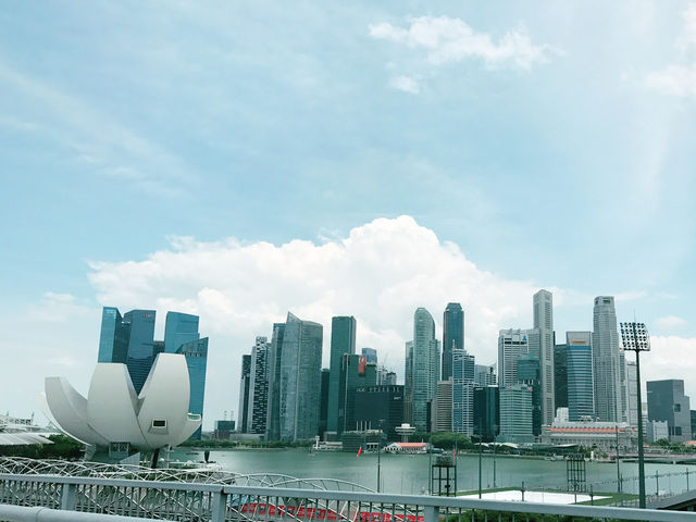 Scenic Drive Through Singapore’s Iconic Landmarks