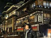 白日和夜晚都夢幻的銀山溫泉