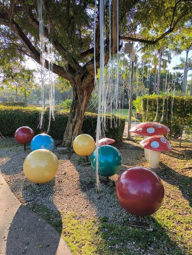A Charming Lakeside Garden in Putrajaya