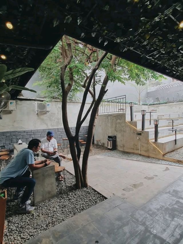 DOUBLE V COFFEE & EATERY