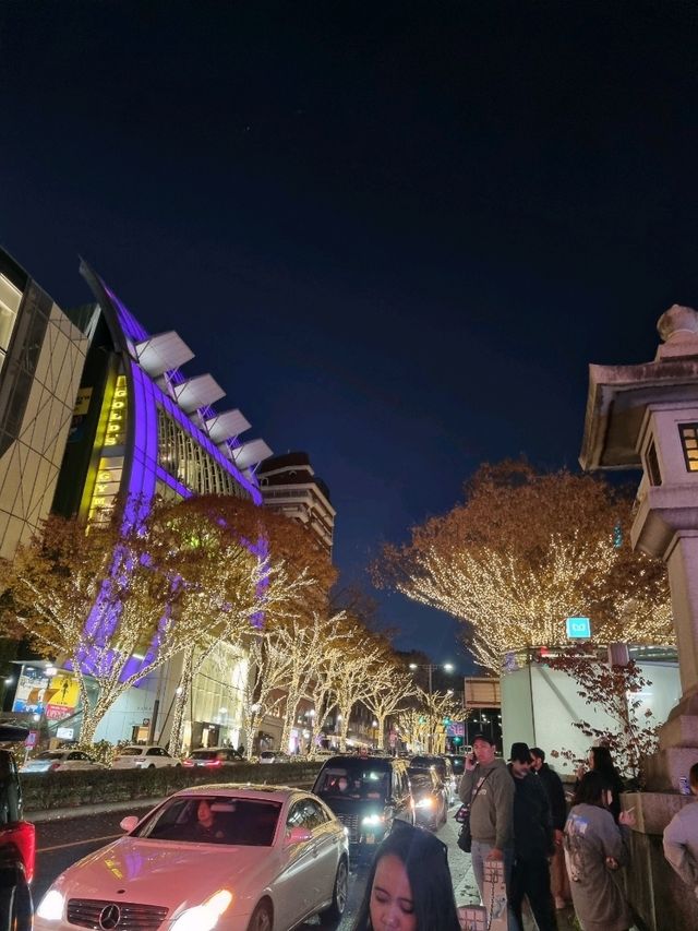 도쿄 독특한 건물의 메가 쇼핑센터: 도큐플라자 오모테산도 하라주쿠🛍