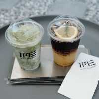 In My Element Cafe: คาเฟ่สไตล์โมเดิร์นลอฟท์