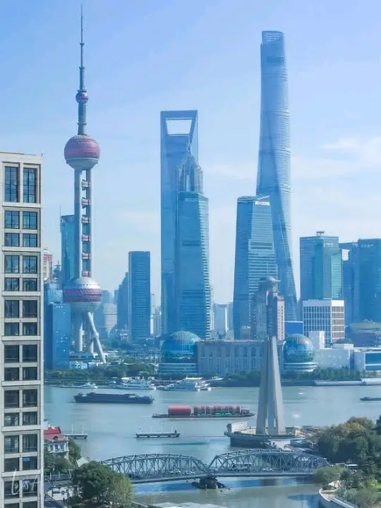 one side you have the ultra modern financial district