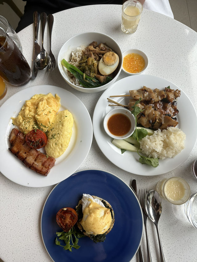 더스탠다드 방콕 마하나콘 조식