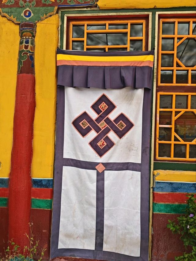 Exploring Drepung Monastery: A Glimpse into Tibet’s Spiritual Heart