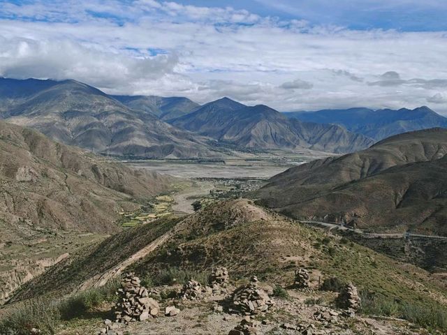 Exploring the Majestic Shigatse, Tibet: A Glimpse of Serenity and Beauty