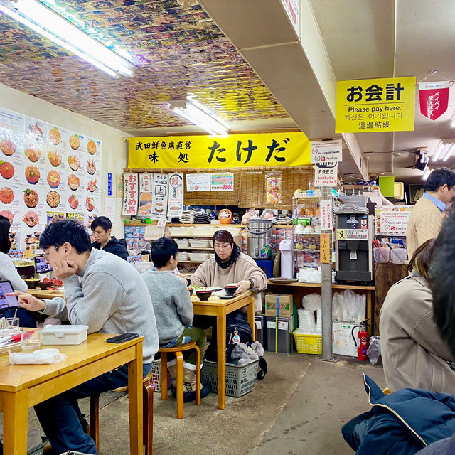 不爆吃小樽三角市場，北海道是白來了！必試白身魚八角