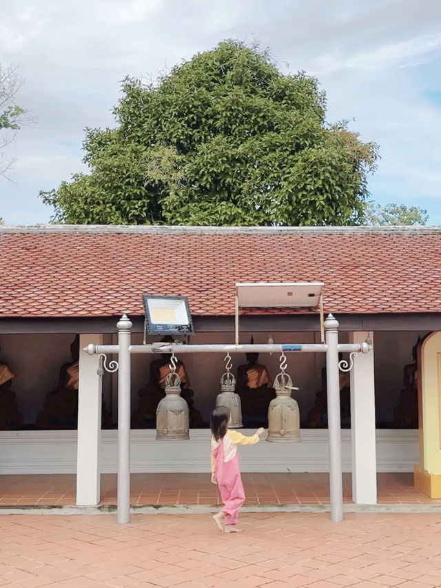 วัดพระบรมธาตุสวี วัดคู่บ้านคู่เมืองคนชุมพร