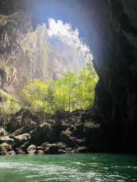 Bai Niao Yan (Hundred Birds Cave) – A Symphony of Light, Water, and Nature
