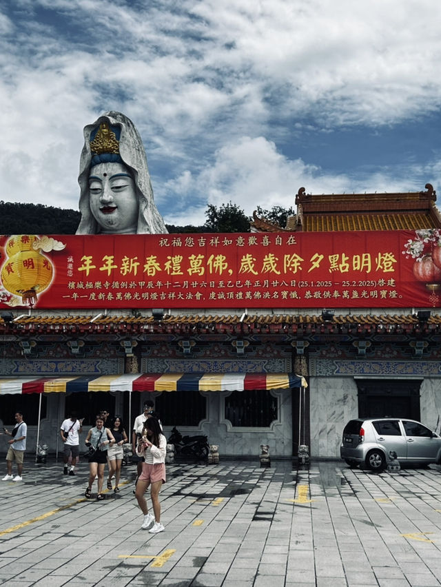 🌿 A Penangite’s Love Letter to Kek Lok Si Temple 🌸