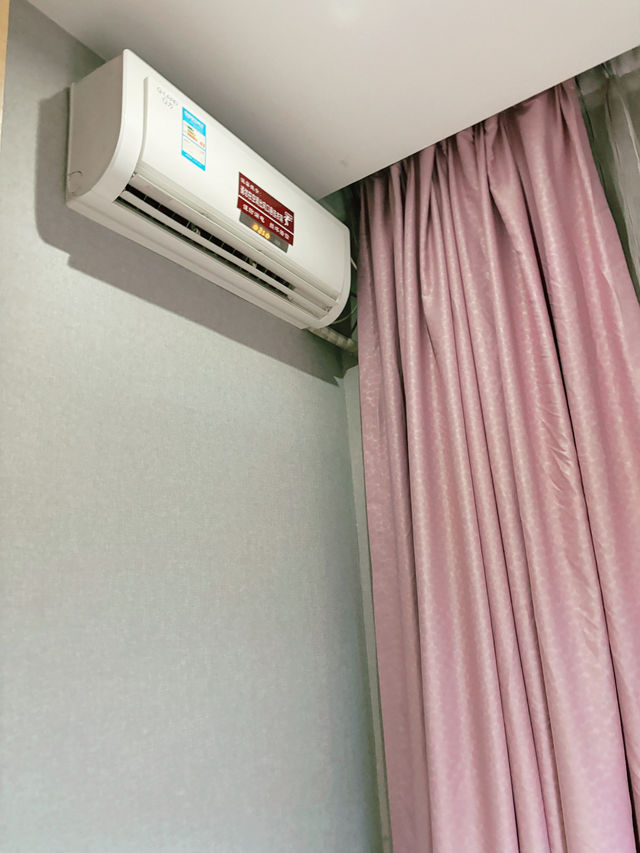 Linghang Hotel