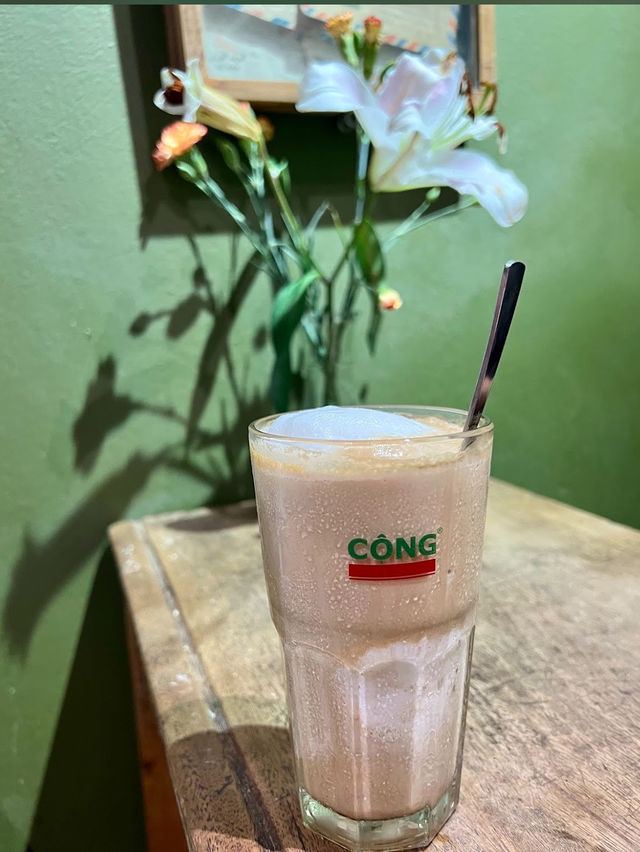 【河內】Cong Cafe ｜必喝椰子咖啡，還劍湖畔的絕佳景點