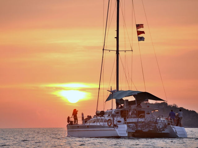 🌅✨ Langkawi Sunset Cruise Review: Sailing into Golden Hour!