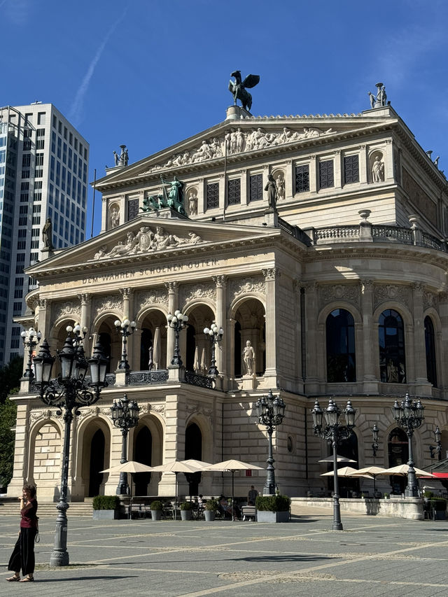 🎭 Alte Oper, 프랑크푸르트의 문화 아이콘!