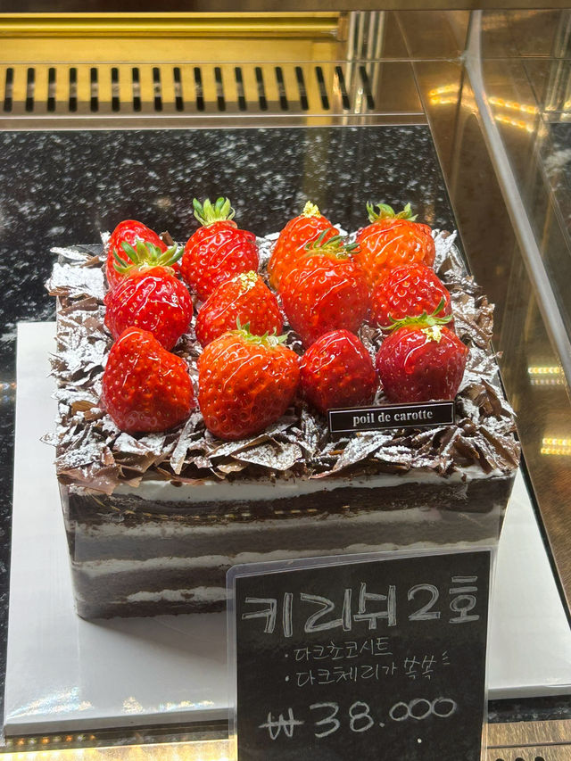 ☕️맛있는 베이커리와 시원한 통창! 드라이브하면서 들리기 좋은 청주 대형 카페 🤍