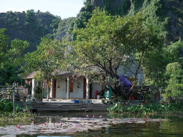 ล่องเรือที่พายด้วยเท้ากับธรรมชาติสวยงาม