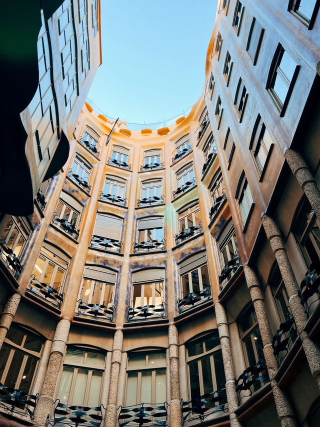 🇪🇸西班牙巴塞隆納景點👣 第一次造訪高第設計的米拉之家